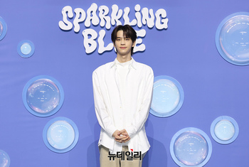 [포토] TWS 신유 "오래 기다리셨죠"