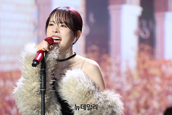 [포토] 솔로로 첫발...내면의 감정 노래하는 '설아'