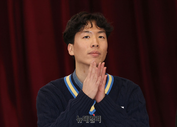 [포토] 대학생 간담회 참석한 윤도현 국민의힘 비대위원