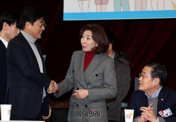 [포토] 숭실대 현장간담회 참석한 나경원