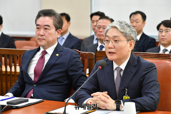 [포토] 답변하는 우철문 부산경찰청장