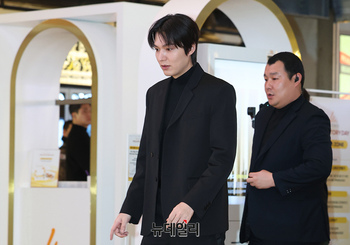 [포토] '골드 스토리 데이' 행사 입장하는 이민호