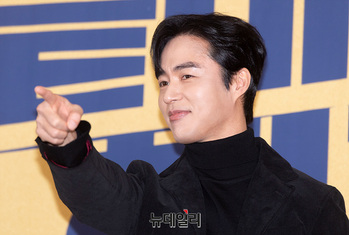 [포토] 끝내주는 해결사 오민석 '오후 8시 50분 채널고정!'