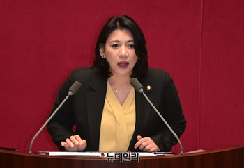 [포토] 새누리당에서 녹색정의당으로 돌아온 이자스민 