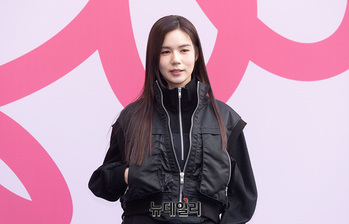 [포토] 서울패션위크 박시은, 가벼운 옷차림 