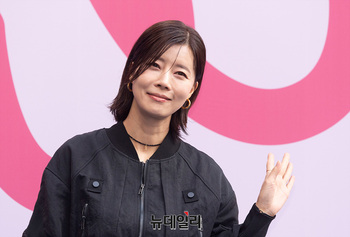 [포토] 서울패션위크, 손 흔드는 유선