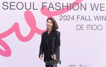 [포토] 서울패션위크 정지영 '데무 런웨이 왔어요'