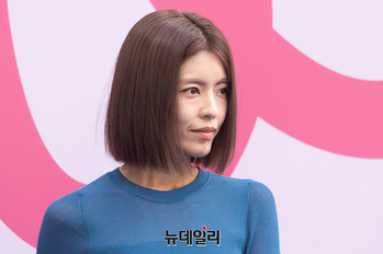 [포토] 서울패션위크 이윤지 '하늘하늘한 패션'