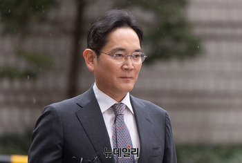[포토] 선고공판 출석하는 이재용 삼성전자 회장 