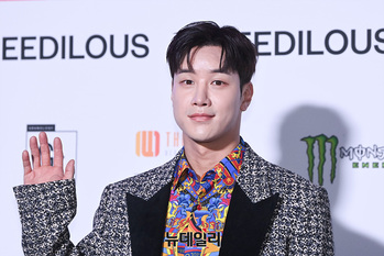 [포토] 이시강 '그리디어스 포토월 왔어요'