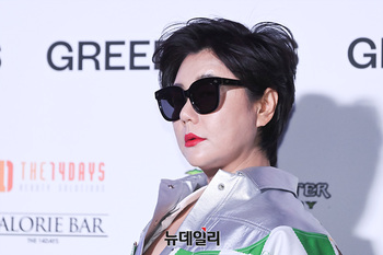 [포토] 서울패션위크 춘자 '강렬한 빨간 입술'