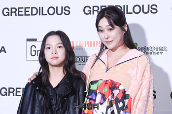 [포토] 서울패션위크 현영·최다은 '엄마랑 함께'