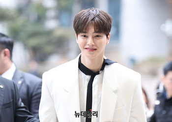 [포토] 강남역에 등장한 송강