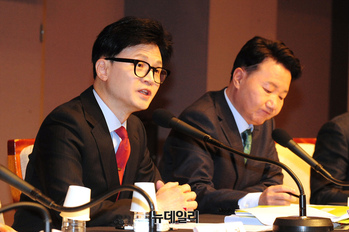 [포토] 관훈클럽 초청 토론회 참석한 한동훈 