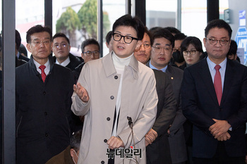 [포토] 답변하는 한동훈 비상대책위원장 