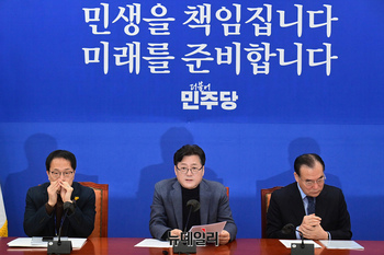 [포토] 발언하는 홍익표 더불어민주당 원내대표 