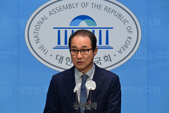 [포토] 이성만 '더불어민주당 노종면에 단일화 제안'