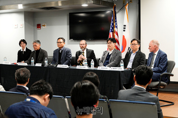 [포토] ASIA-AQ 미디어데이, 답변하는 미항공우주국 관계자