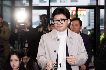 [포토] 출근하는 한동훈 국민의힘 비상대책위원장
