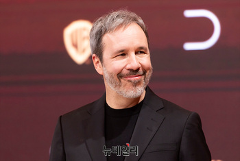 [포토] 미소짓는 '듄: 파트2' 드니 빌뇌브 감독