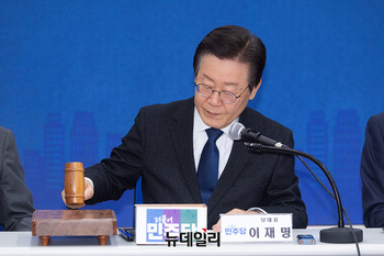 [포토] 인천 현장 최고위 주재하는 이재명 민주당 대표