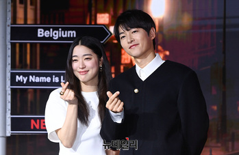 [포토] 로기완 최성은·송중기 '우리는 벨기에 커플'
