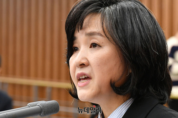 [포토] 인사말 하는 신숙희 대법관 후보자