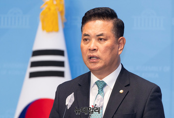 [포토] '더불어민주당 탈당·새로운미래 합류' 선언하는 박영순 의원 