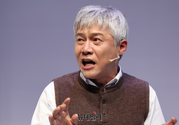 [포토] 연극 '아트', 긴 대사 쏟아내는 박호산