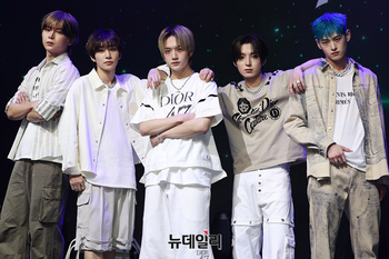 [포토] 5인조 신인 보이그룹 '노매드' 데뷔
