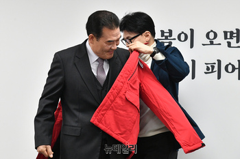 [포토] 국민의힘 점퍼 입은 구홍모 전 육군참모차장