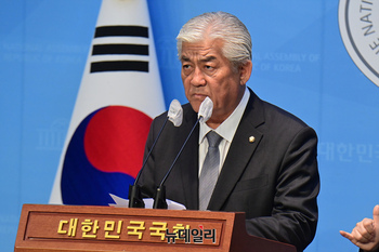 [포토] 이상헌 민주당 의원 '탈당 후 무소속 출마'