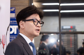 [포토] 답변하는 한동훈 국민의힘 비상대책위원장 