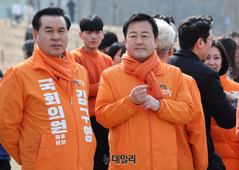 [포토] 이준석 대표 출마선언에 참석한 김용남 전 의원