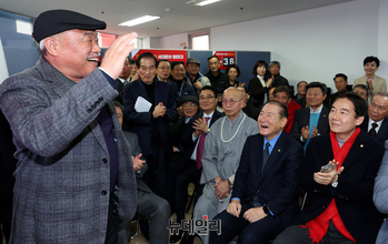 [포토] 박진 서대문을 선거사무소 개소식 참석한 김흥국