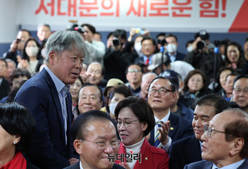 [포토] 박진 의원 후원회장 맡은 산악인 엄홍길