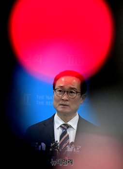 [포토] 홍영표 "민주당 총선서 참패할 가능성 커"