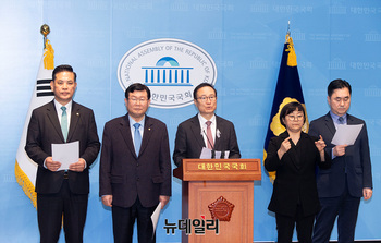 [포토] '민주연대 추진' 기자회견하는 박영순·설훈·홍영표·김종민