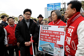 [포토] 이수정 수원정 후보 지원하는 한동훈 비상대책위원장 