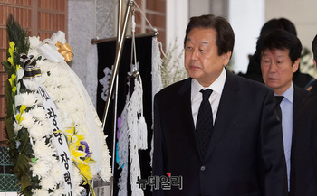 [포토] 빈소 향하는 김무성 전 새누리당 대표