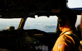 [포토] '하늘을 나는 연구실'서 바라본 서울 하늘 