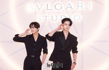 [포토] 엔하이픈 니키-정원 '난 이쪽 너는 저쪽'