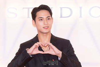 [포토] 세븐틴 민규 '내 마음이야'