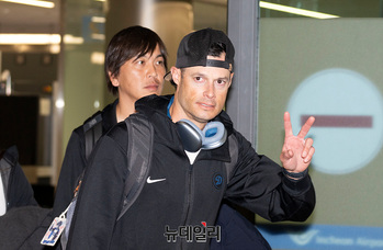 [포토] '등 번호 99번' 입국하는 조 켈리 