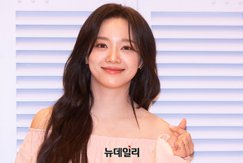 [포토] 김세정, 설레는 아이컨택