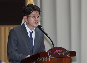 [포토] 서울시향 홍보대사 소개하는 이재후 아나운서