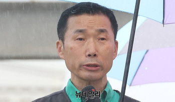 [포토] 인사말하는 '푸바오 아빠' 강철원 사육사