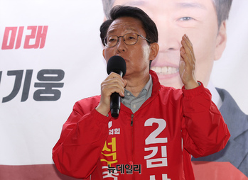 [포토] 지지호소하는 김상훈 대구 서구 후보