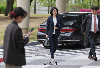 [포토] '선거법 위반 혐의' 공판 출석하는 김혜경