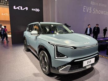 중국 전기차 공략 선봉은 'EV5'… 기아, 현지생산으로 어필